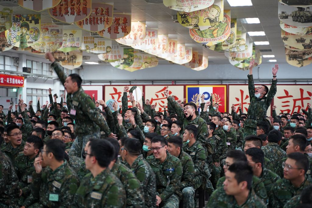 8有獎問答爭搶答