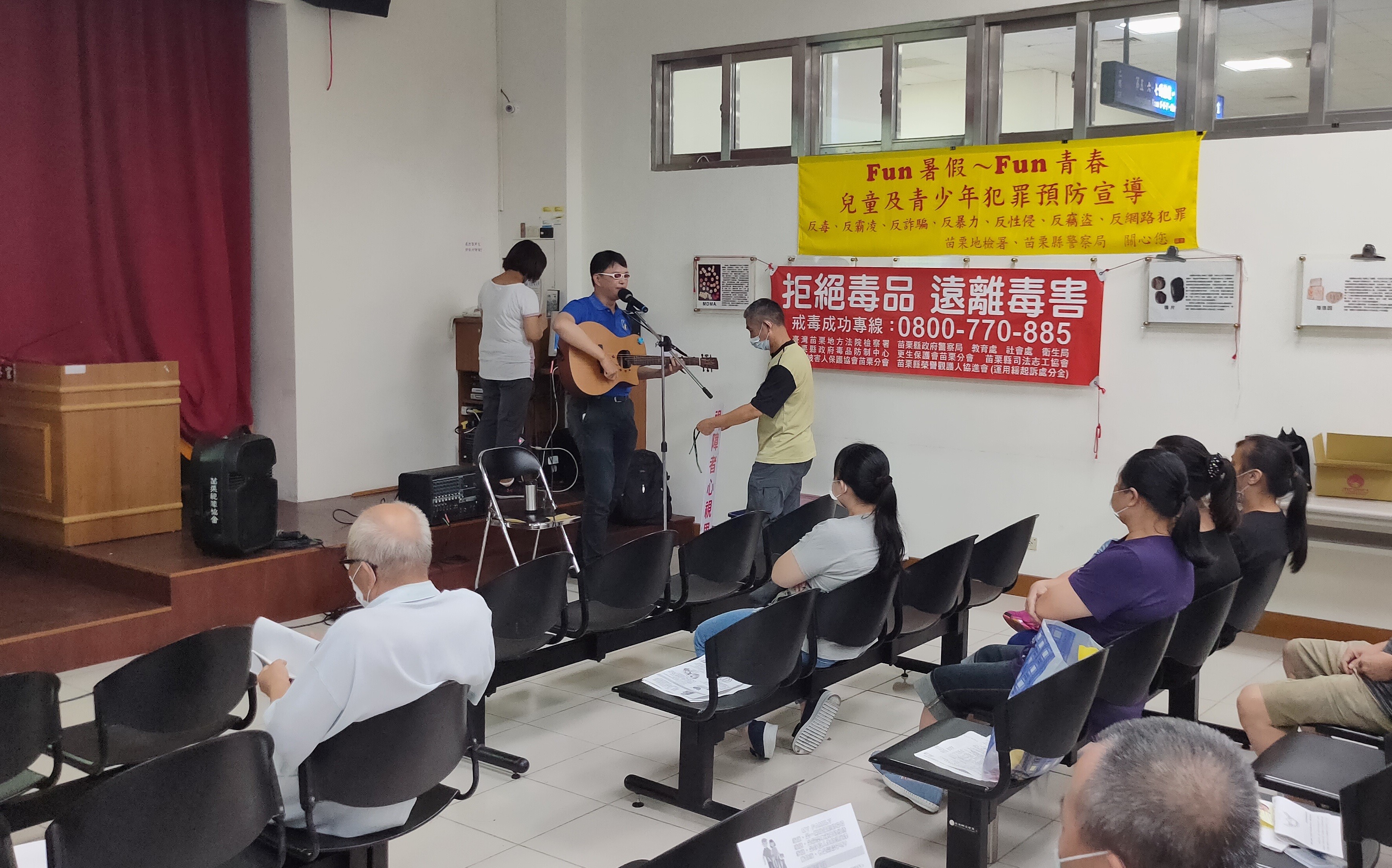 高雄仁武國中特教老師李堯老師現場演唱多首自創歌曲