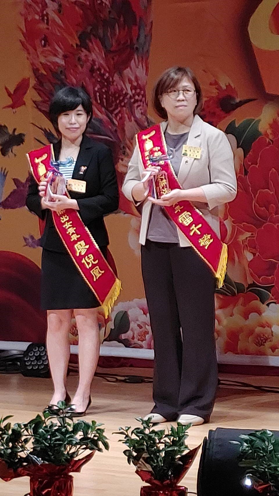 廖倪凰檢察官與其他受獎人合照