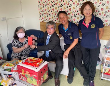 Group photo of sending condolences and supplies