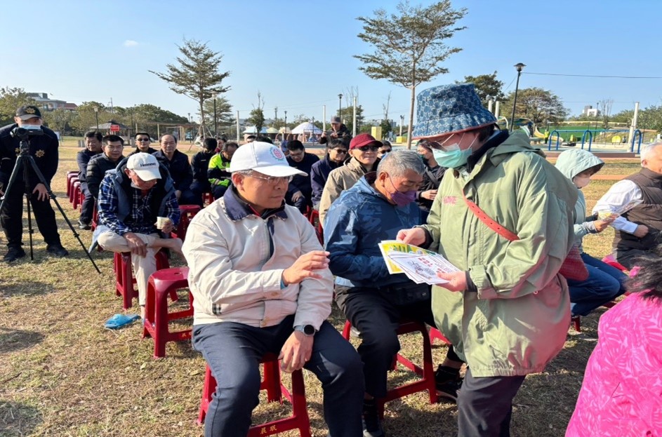 榮觀發送現場民眾文宣