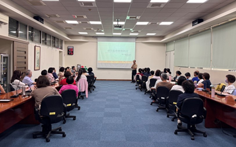 研考科廖科長仁禎講授便民服務實務討論
